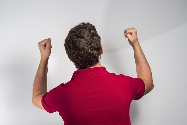 的一个暗中 的一个暗中